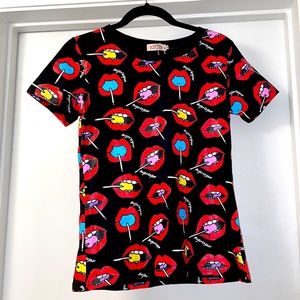 Women’s super cute tee